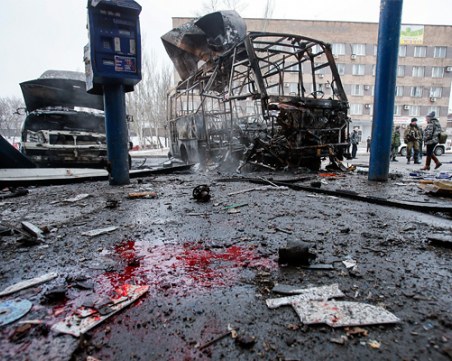 77 миньори останаха в капан под земята в Донецка област