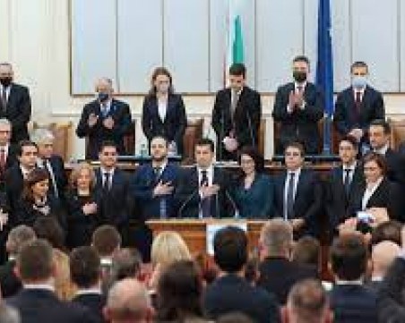 ИПИ: Политическата нестабилност ще ограничи растежа и ще покачи дълга