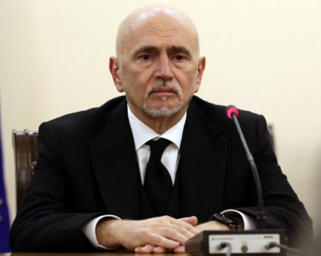 Събев: Почти всички маски паднаха