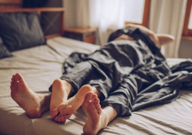 Анкета показа че една четвърт от британците изневеряват по време