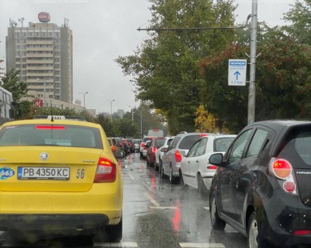 Колко са регистрираните автомобили в Пловдив? Само за година новите коли са 29 000