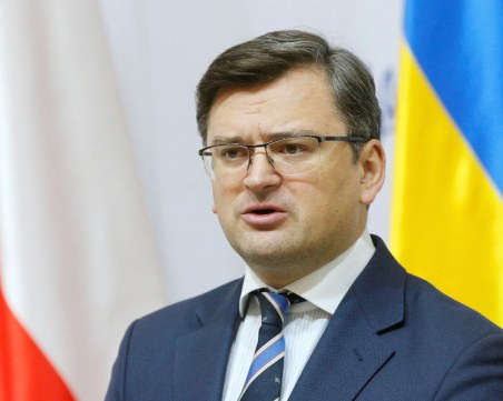 Кулеба: Ако нямаме оръжия, ще се бием с Русия с лопати