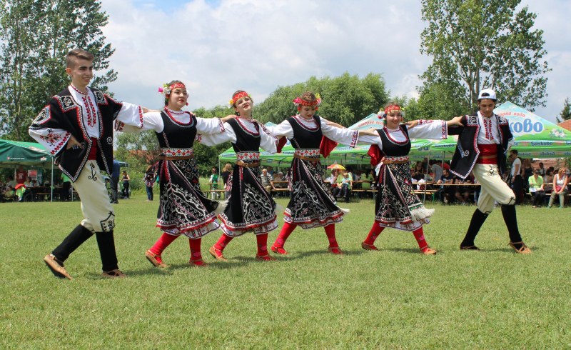 Любители на фолклорните танци превземат Ягодово за тридневни 