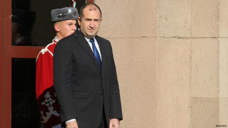 Радев: Не приемам призивите за политическото номадство
