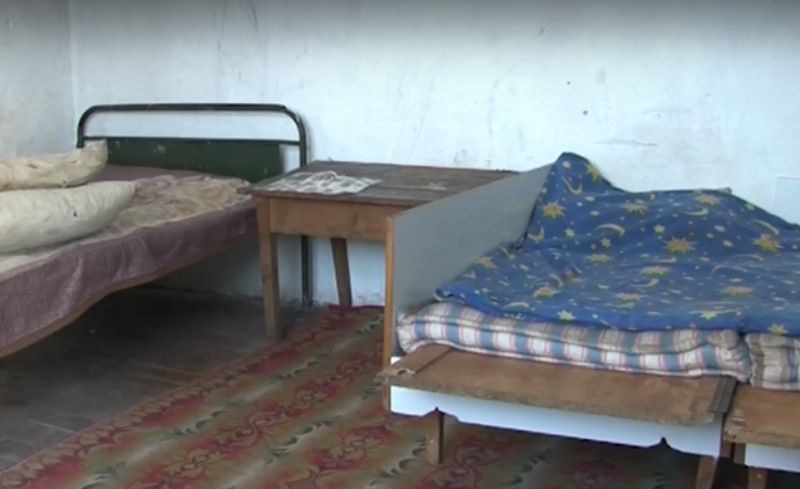 Социалните отнеха три деца от майка им заради потресаващи условия