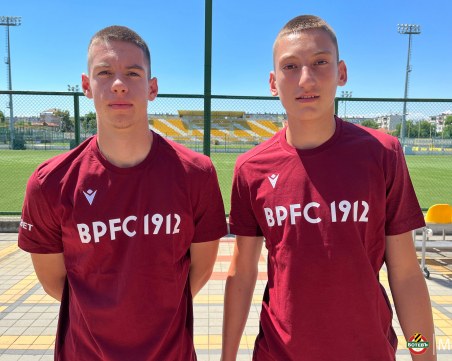 Ботев подписа с двама вратари