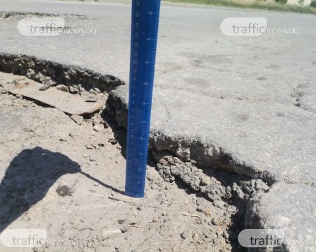 Опасен обходен маршрут на ремонт в Пловдив, шофьори правят рискови маневри, за да избегнат дупки
