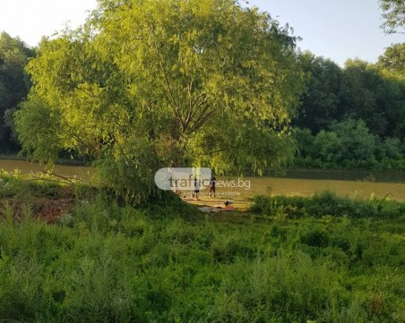 Изкараха труп на мъж от река Марица в Пловдивско