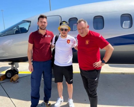 Неделев се прибра в България