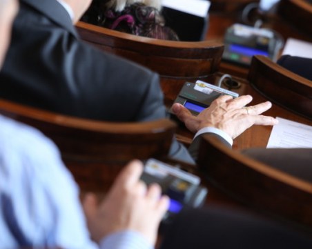Няма кворум в парламента, депутатите от опозицията отсъстват