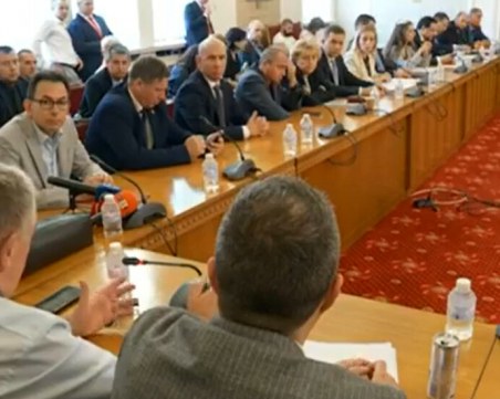 Отложиха заседанието на Комисията по външна политика за РСМ