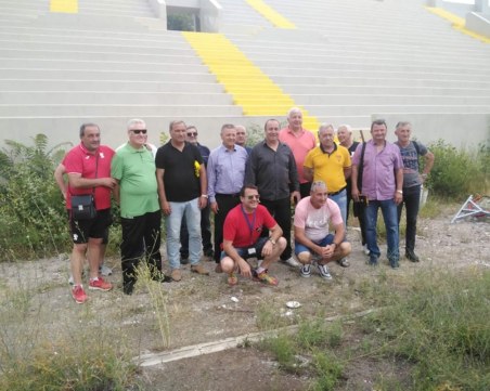 Ветераните на Ботев впечатлени от новия вид на Колежа, Зико им беше гид