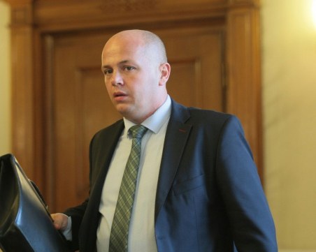 Александър Симов: Разрушиха управлението в името на мутренските си интереси