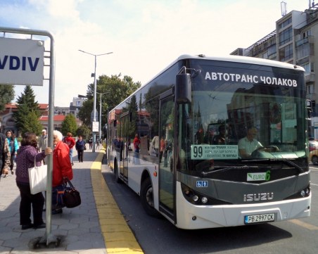 Десет автобусни линии утре временно променят маршрутите си