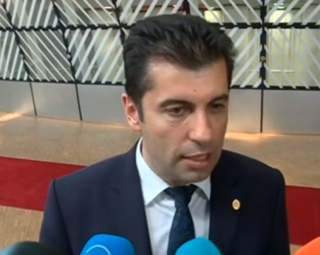 Петков от Брюксел: Кабинетът подава оставка в понеделник