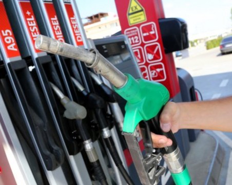 Румъния ще компенсира по 0,50 леи за литър гориво на бензиностанцията