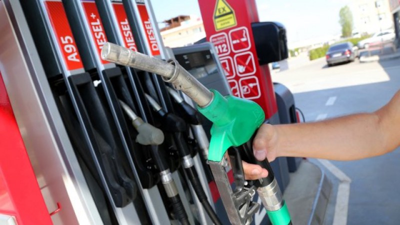Румъния ще компенсира по 0,50 леи за литър гориво на бензиностанцията