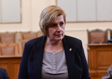 Елена Гунчева е депозирала оставката си като народен представител в