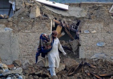 Броят на загиналите при разрушителното земетресение в Афганистан продължава да се