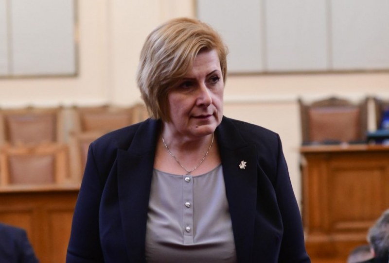 Елена Гунчева е депозирала оставката си като депутат