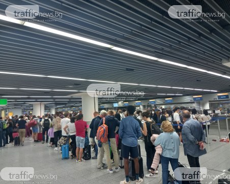 15 ученици от Пловдив са блокирани на летището във Франкфурт
