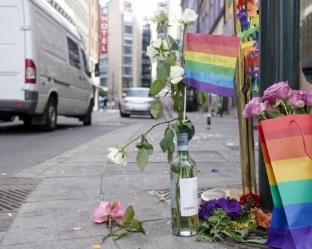 Разследват стрелбата пред ЛГБТ клуб в Осло като терористичен акт