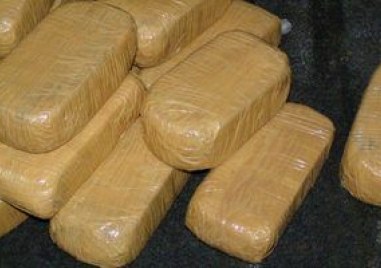 Трима души са осъдени за притежание на близо 20 килограма хероин съобщават