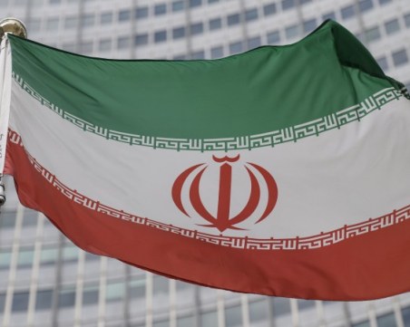 Иран изстреля ракета носител на сателит