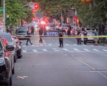 Кола се вряза в пешеходци в Бруклин, има загинал и ранени