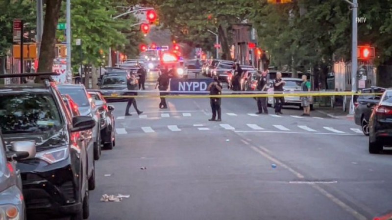 Кола се вряза в пешеходци в Бруклин, има загинал и ранени