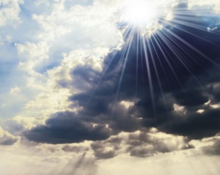 Днес ще е слънчево, но с възможни краткотрайни валежи и гръмотевици