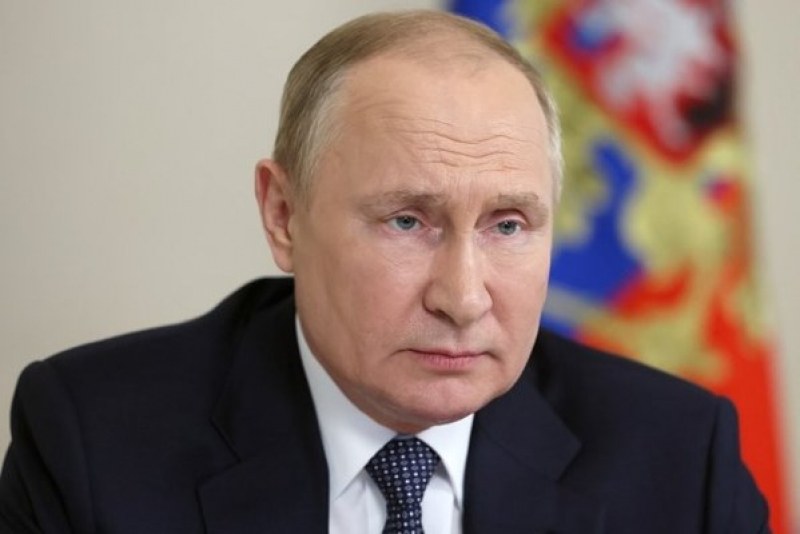 В разсекретен разговор Путин към Макрон: Слушай ме внимателно!