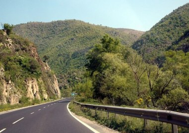 Петима души са ранени при жестоката катастрофа в Кресненското дефиле