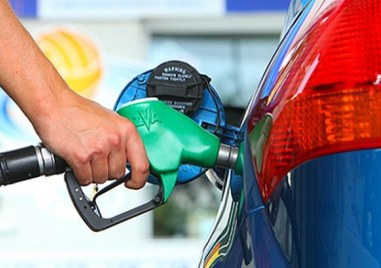 Крайните потребители на горива ще получават отстъпка от 25 стотинки