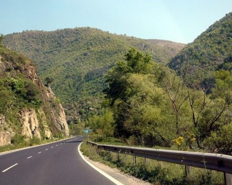 Две деца са пострадали при катастрофата в Кресненското дефиле