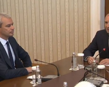 Костадинов: Няма да водим разговори с други партии, ако ни се връчи мандата – ще го върнем