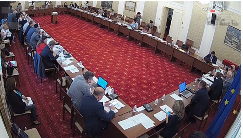 Започна извънредното заседание на бюджетната комисия по предложенията на второ
