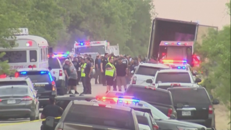 Откриха над 40 загинали мигранти в камион в Тексас