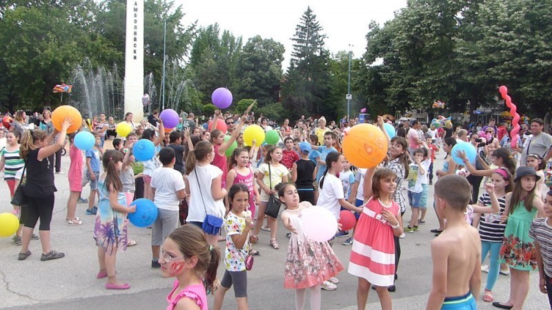 Три дни забавление, концерти и пъстрота на празника