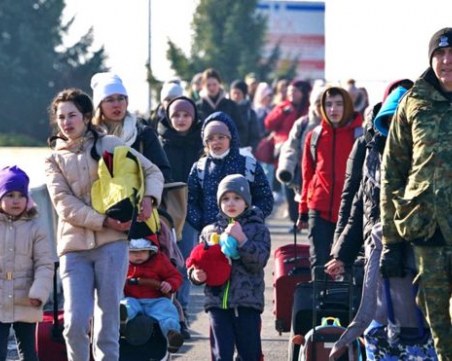 EK увеличава помощта за украинските бежанци