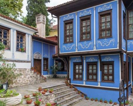 Нарочно ли? МК отряза Пловдив и за ремонта на къща