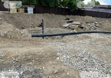 Драмата със спирането на водата на ул Богомил продължава и