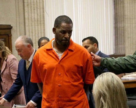 Певецът Ар Кели получи 30-годишна присъда