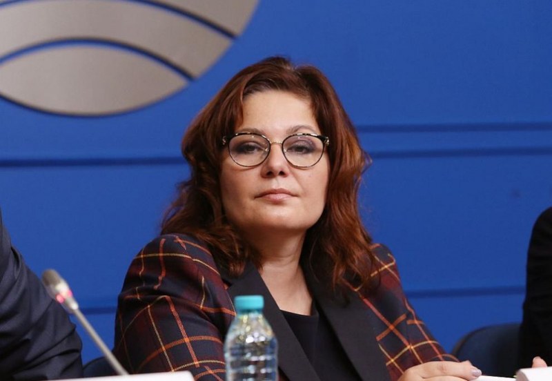 Здравната министърка съди прокуратурата за 70 000 лева
