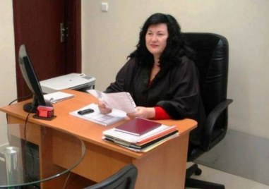 Пловдивска адвокатка Мария Делова и съдружникът ѝ Крум Стоянов се