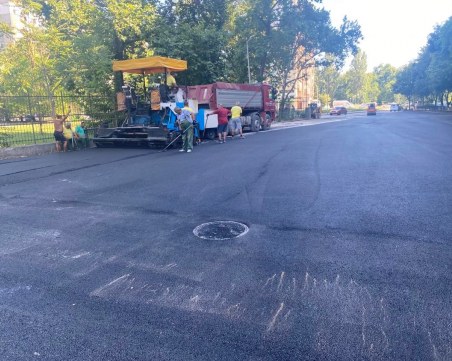 Реновираха и преасфалтираха паркинг в 