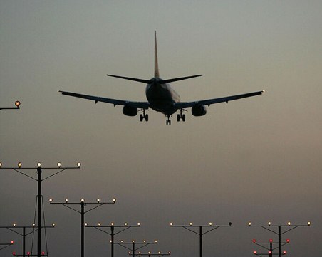 В Париж се очаква отмяна на полети в събота