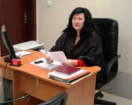 Затвор за пловдивска адвокатка и съдружника ѝ 