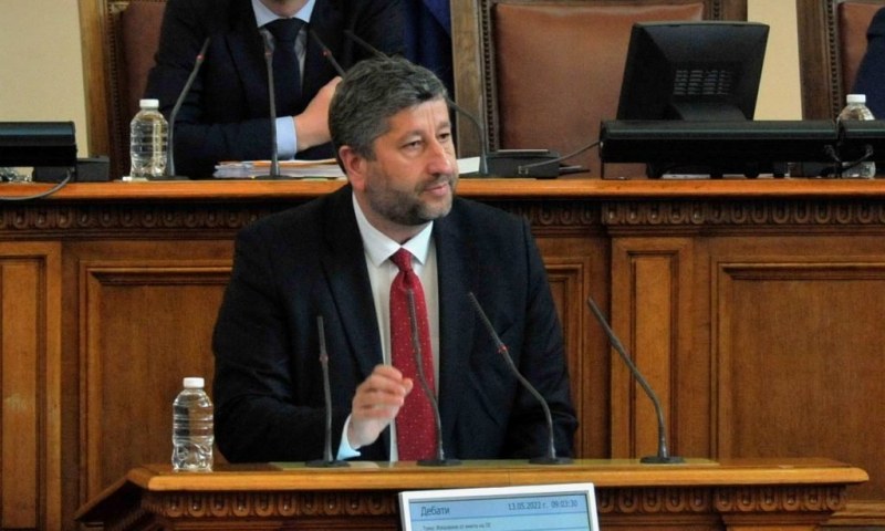 Лидерът на Демократична България Христо Иванов заяви, че България не