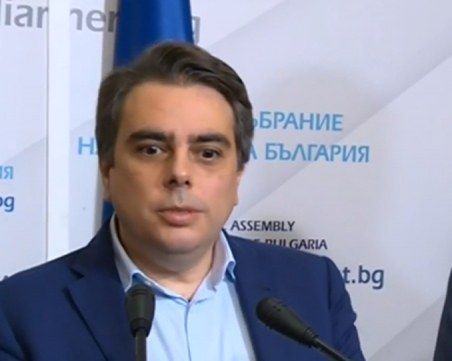 Асен Василев: Продължаваме разговорите с отцепилите се депутатите от ИТН